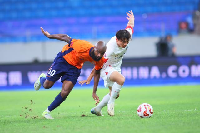 奥斯卡中场, 海牛