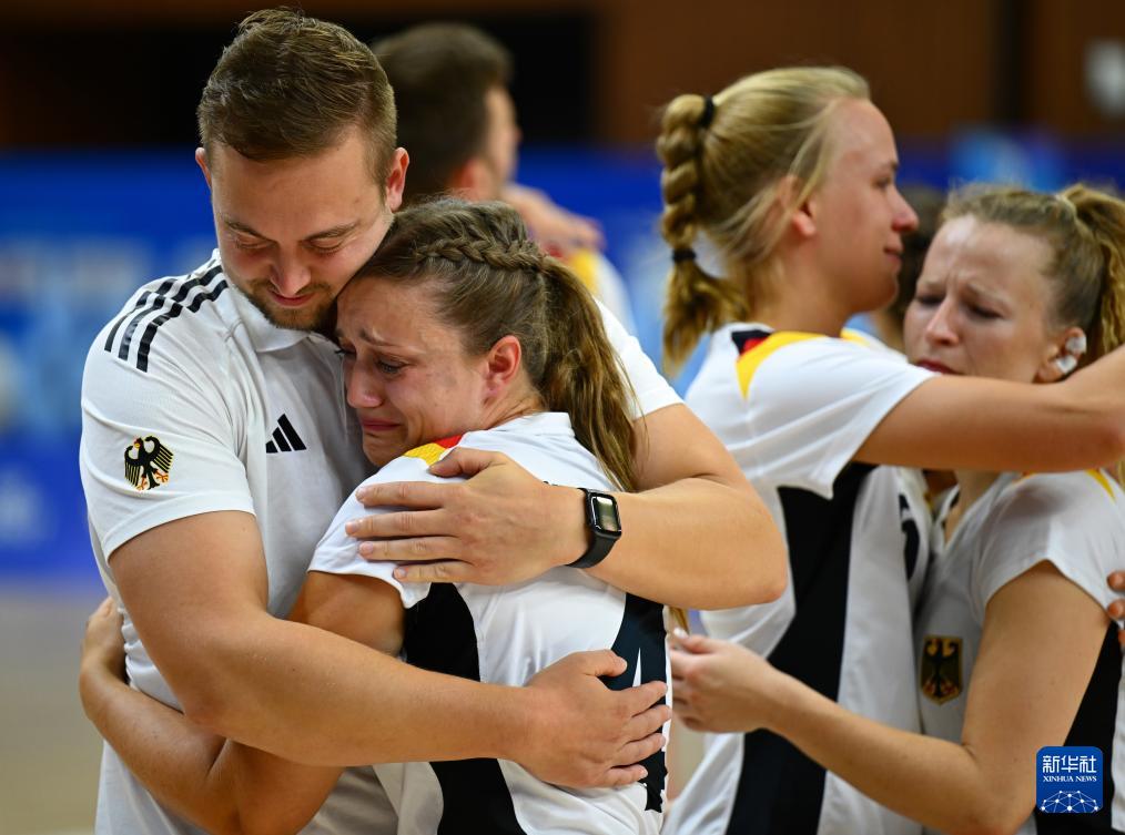 名争夺赛中 名争夺赛中