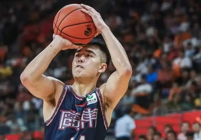 王洪泽和张, 遇高身高球 王洪泽和张, 遇高身高球