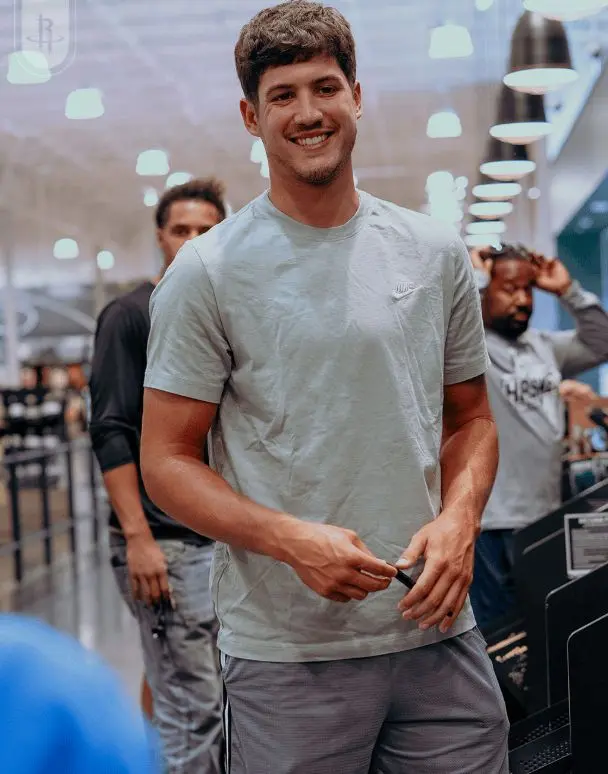 队后场核心, 季报销, 休媒 队后场核心, 季报销, 休媒