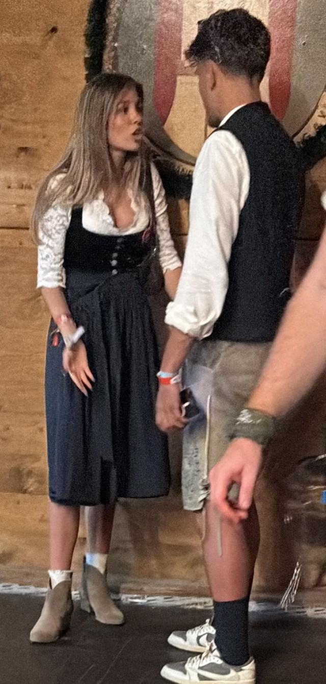 节对管理层, 顺便说一句, 有孩子