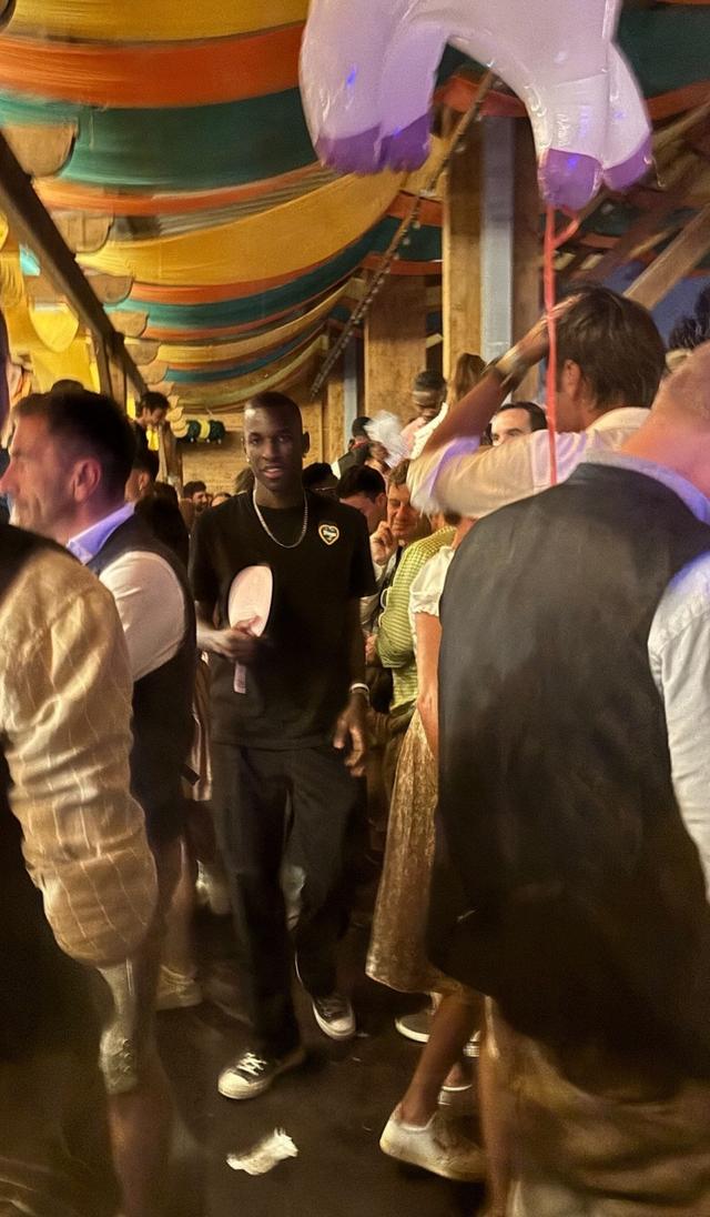 若纳坦, 尼也加入了